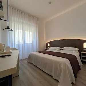 https://piccolo.hotelinveneto.com
